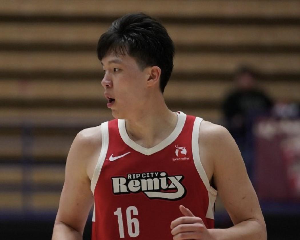 开云下载-正负值全场最低，杨瀚森13中4得13分7篮板&amp;amp;出现5失误5犯规